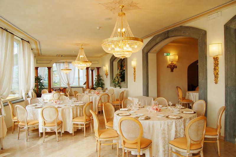 Grand Hotel Helio Cabala Marino Exteriör bild